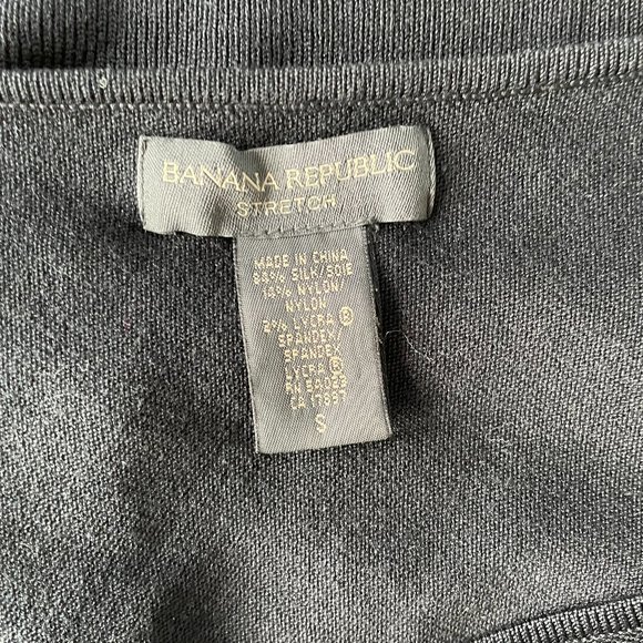 Banana Republic Black Sweater - Picture 3 of 3